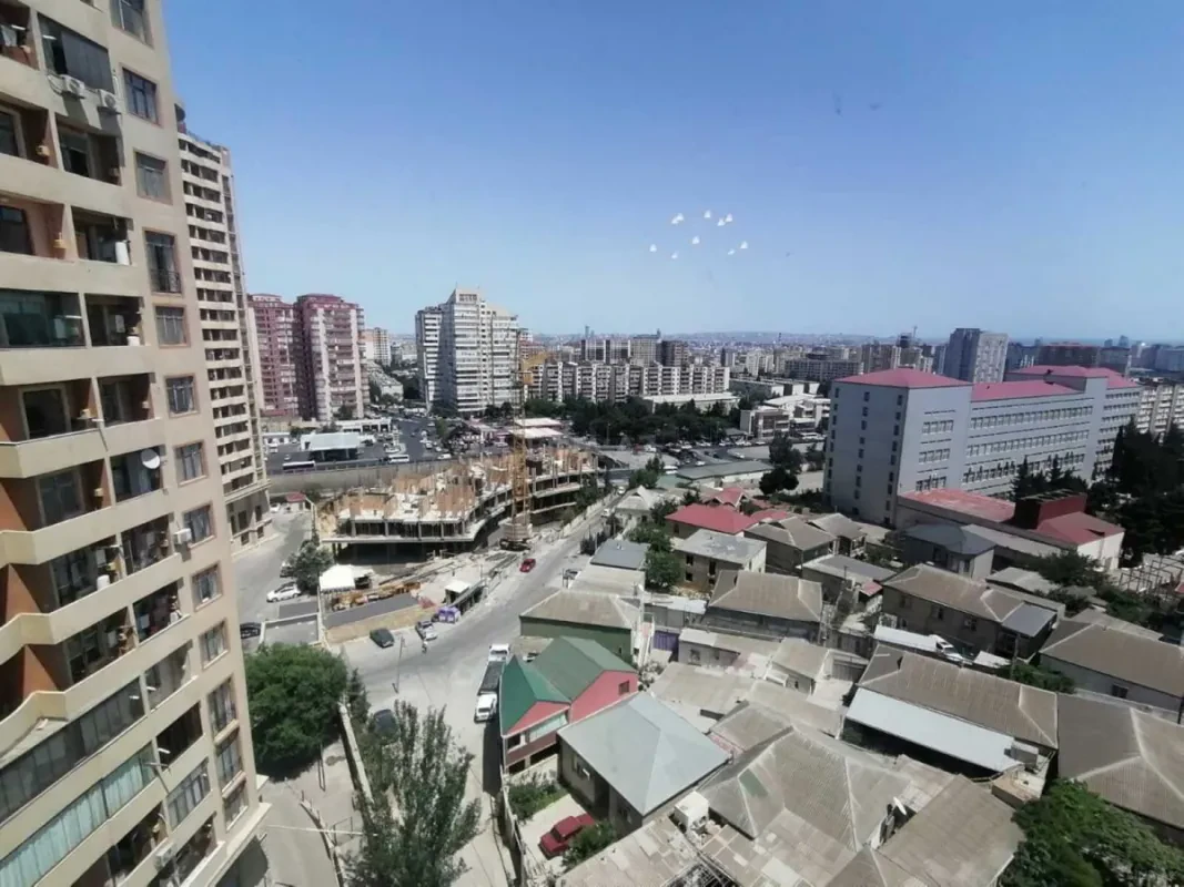 Satılır 4 otaqlı mənzil 123 m²