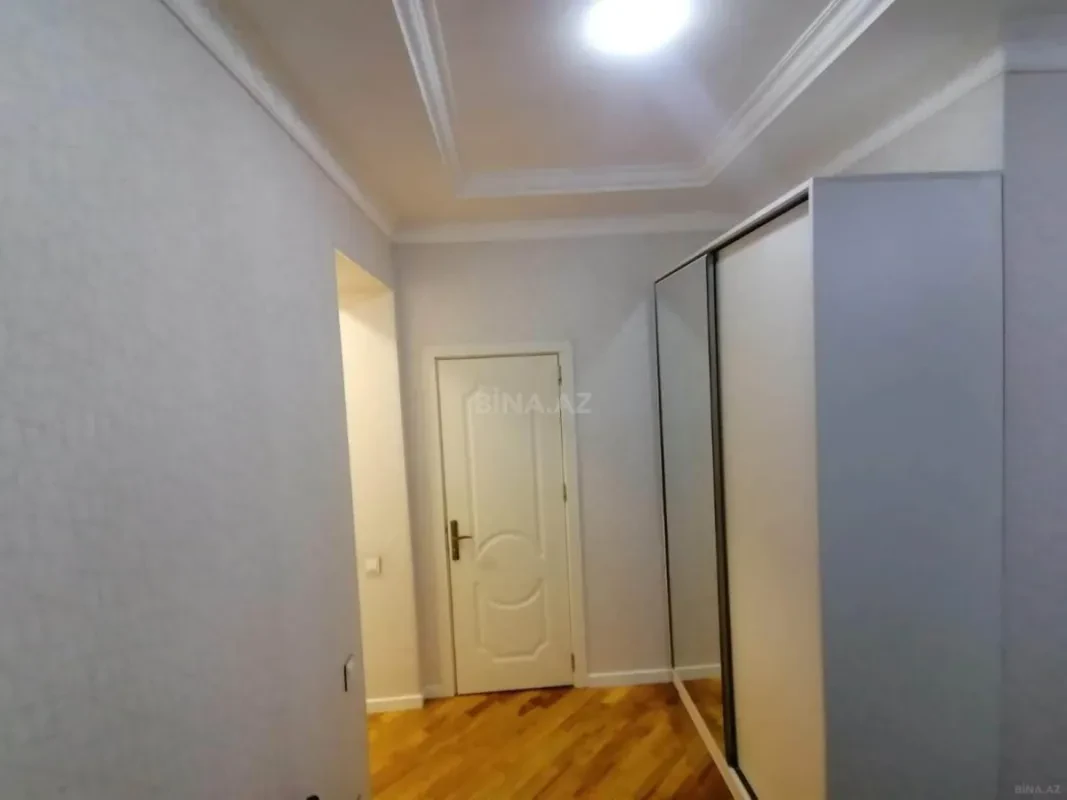 Satılır 4 otaqlı mənzil 123 m²