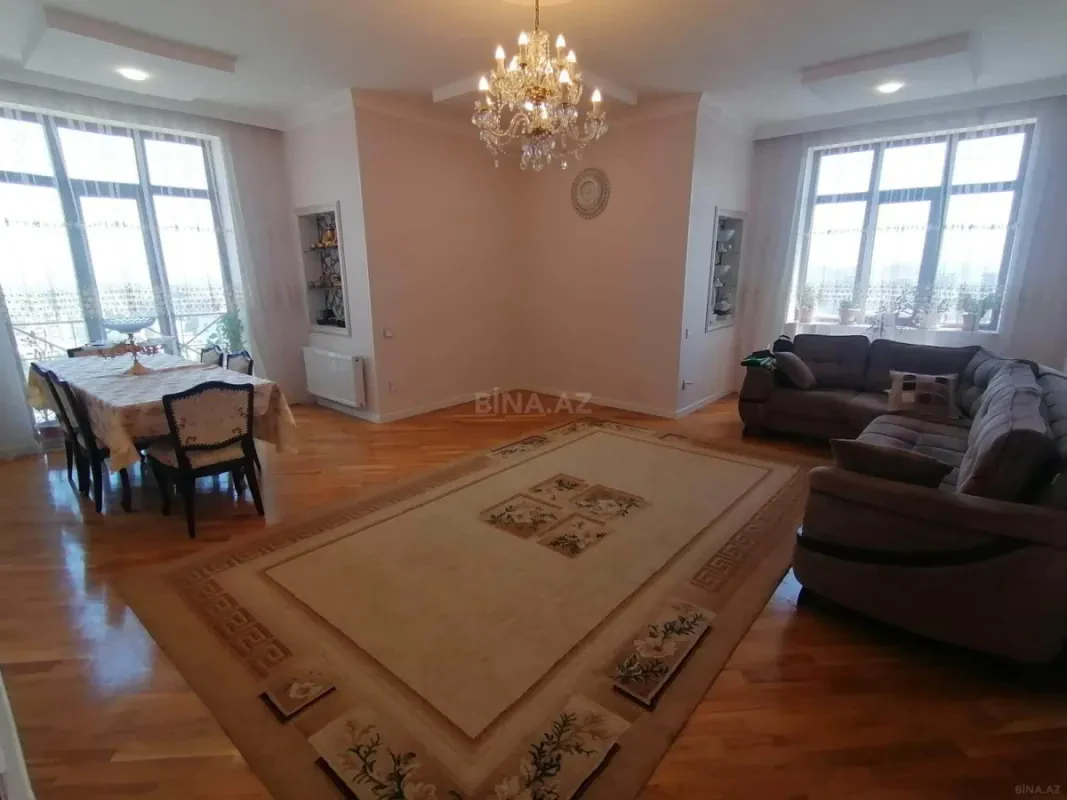 Satılır 4 otaqlı mənzil 123 m²