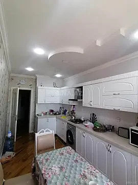 Satılır 4 otaqlı mənzil 123 m²