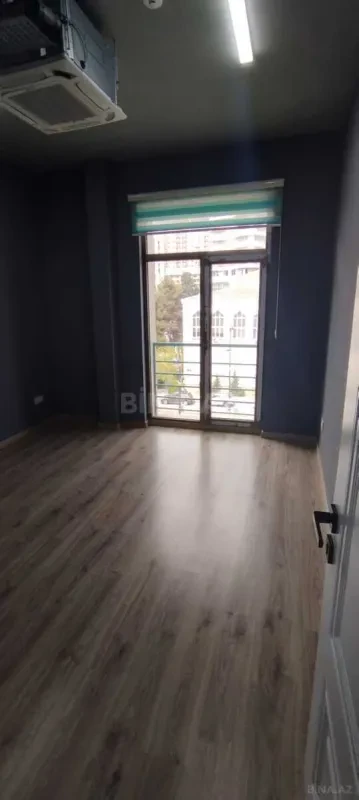 Kirayə verilir 3 otaqlı ofis 90 m²