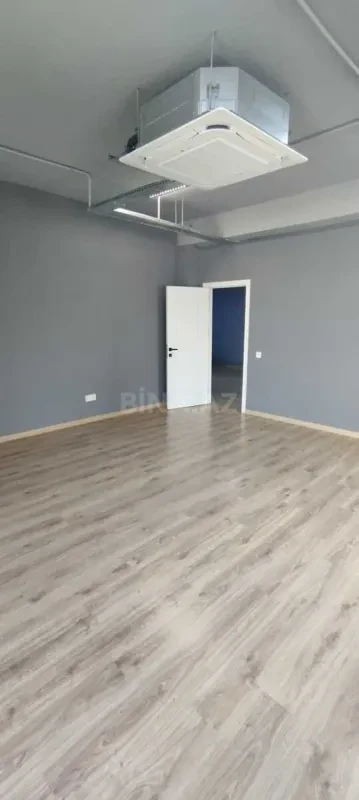 Kirayə verilir 3 otaqlı ofis 90 m²