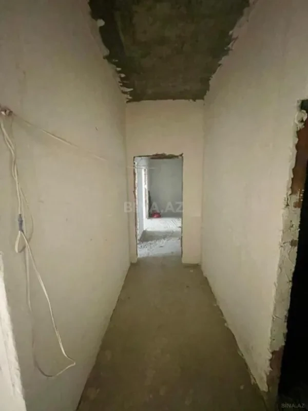 Satılır 4 otaqlı mənzil 215 m²