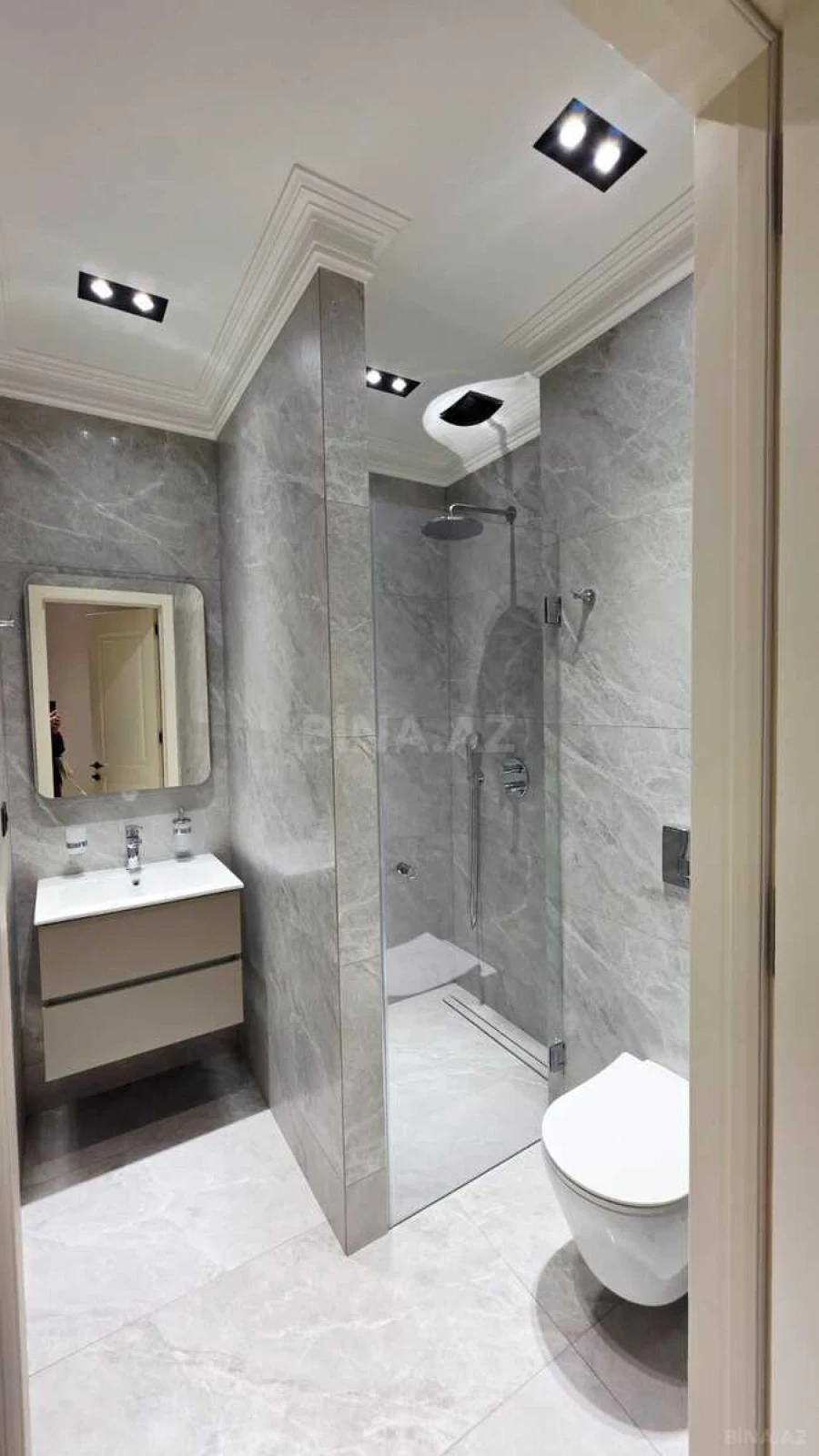 Kirayə verilir 3 otaqlı mənzil 140 m²