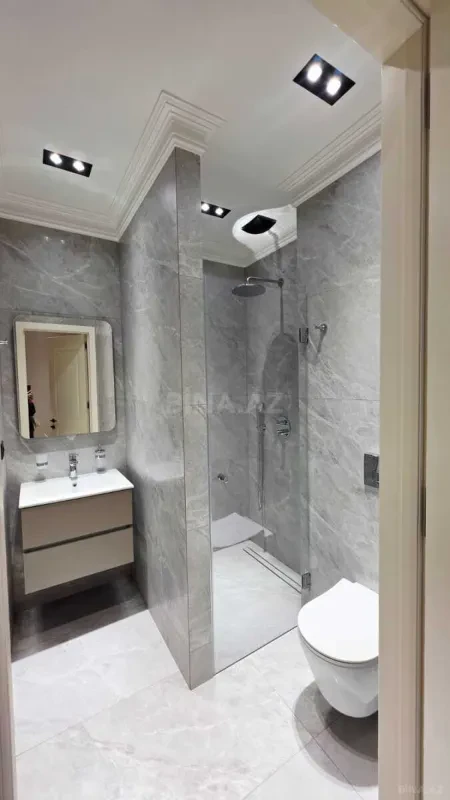 Kirayə verilir 3 otaqlı mənzil 140 m²