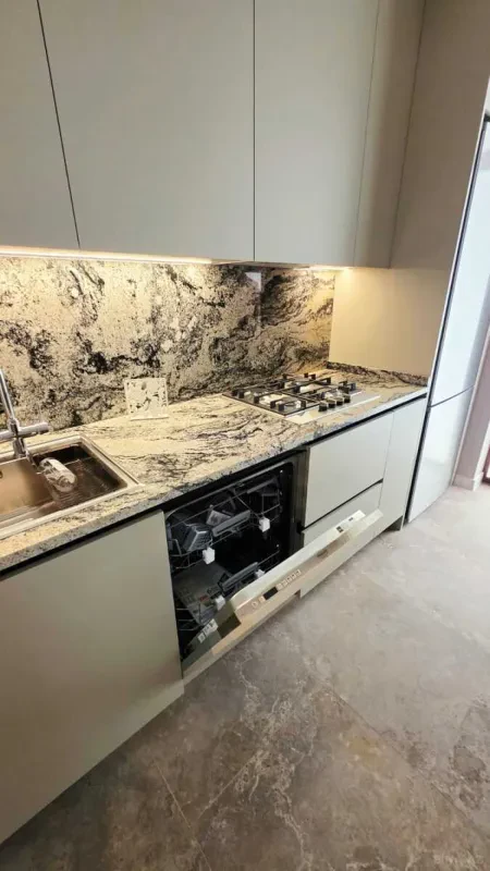 Kirayə verilir 3 otaqlı mənzil 140 m²