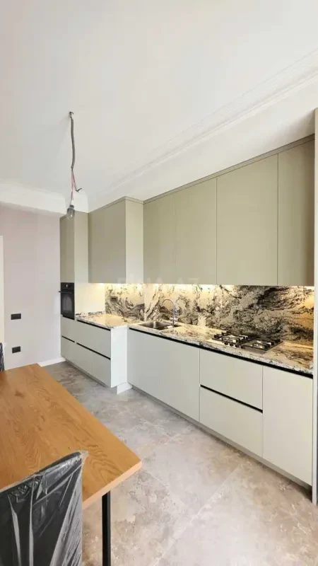 Kirayə verilir 3 otaqlı mənzil 140 m²