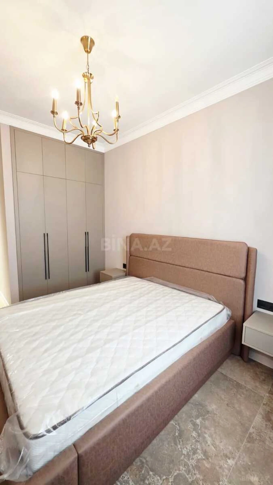 Kirayə verilir 3 otaqlı mənzil 140 m²