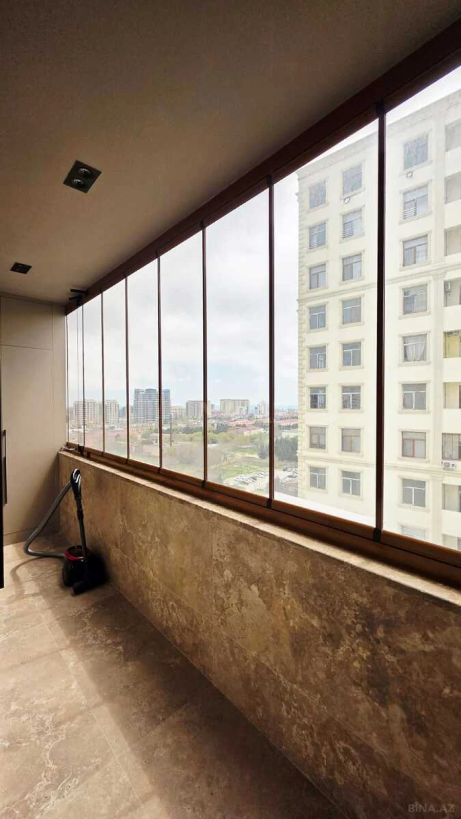 Kirayə verilir 3 otaqlı mənzil 140 m²