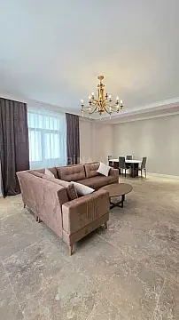Kirayə verilir 3 otaqlı mənzil 140 m²