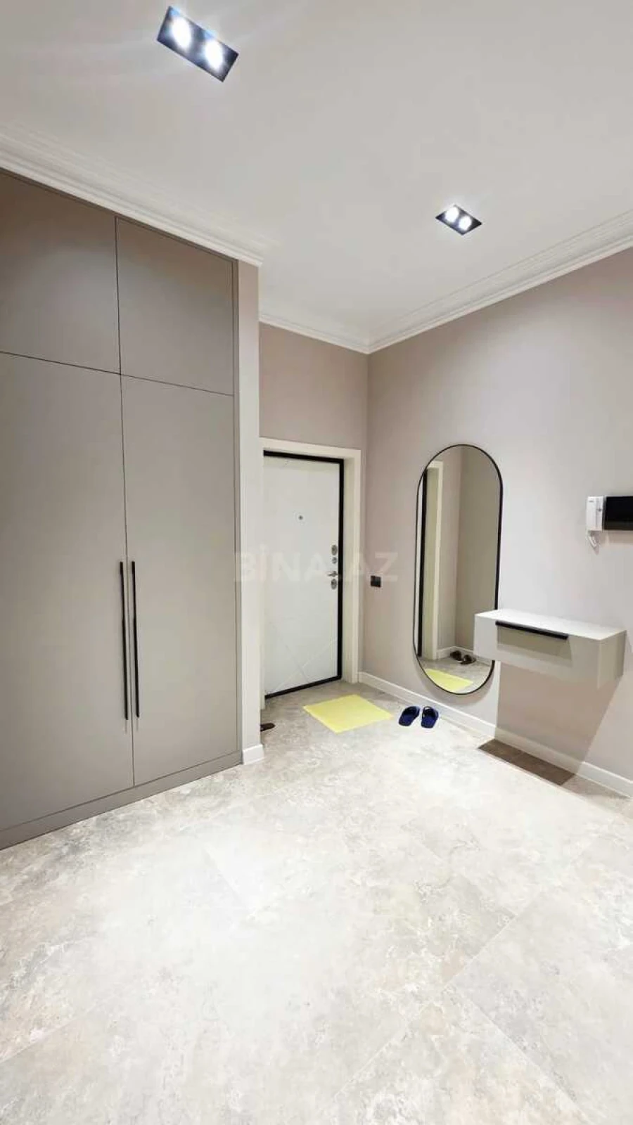 Kirayə verilir 3 otaqlı mənzil 140 m²