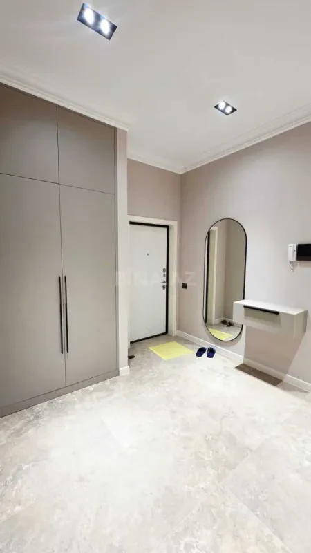 Kirayə verilir 3 otaqlı mənzil 140 m²