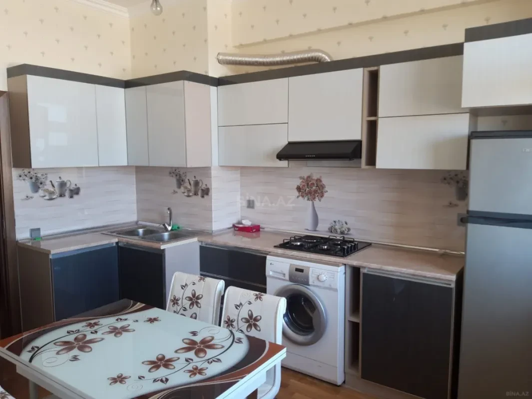 Kirayə verilir 2 otaqlı mənzil 75 m²