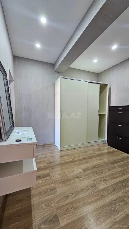 Kirayə verilir 2 otaqlı mənzil 62 m²
