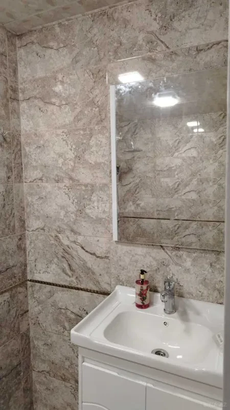 Kirayə verilir 2 otaqlı mənzil 65 m²