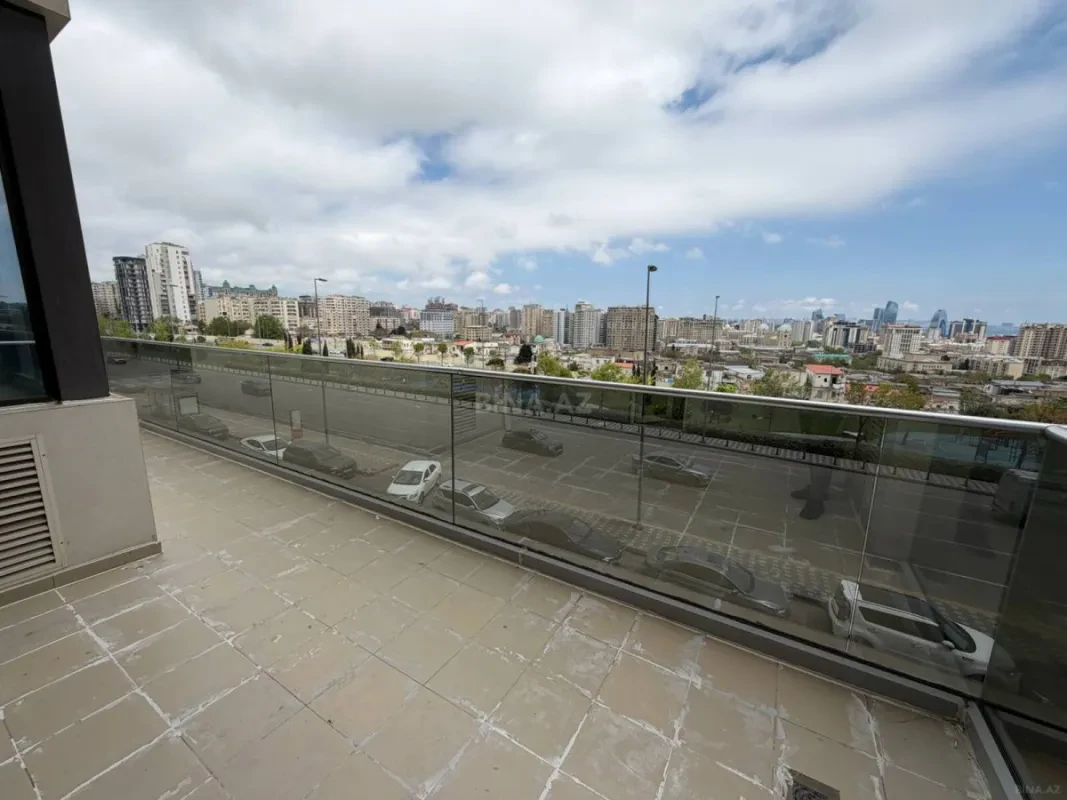 Satılır 5 otaqlı mənzil 160 m²