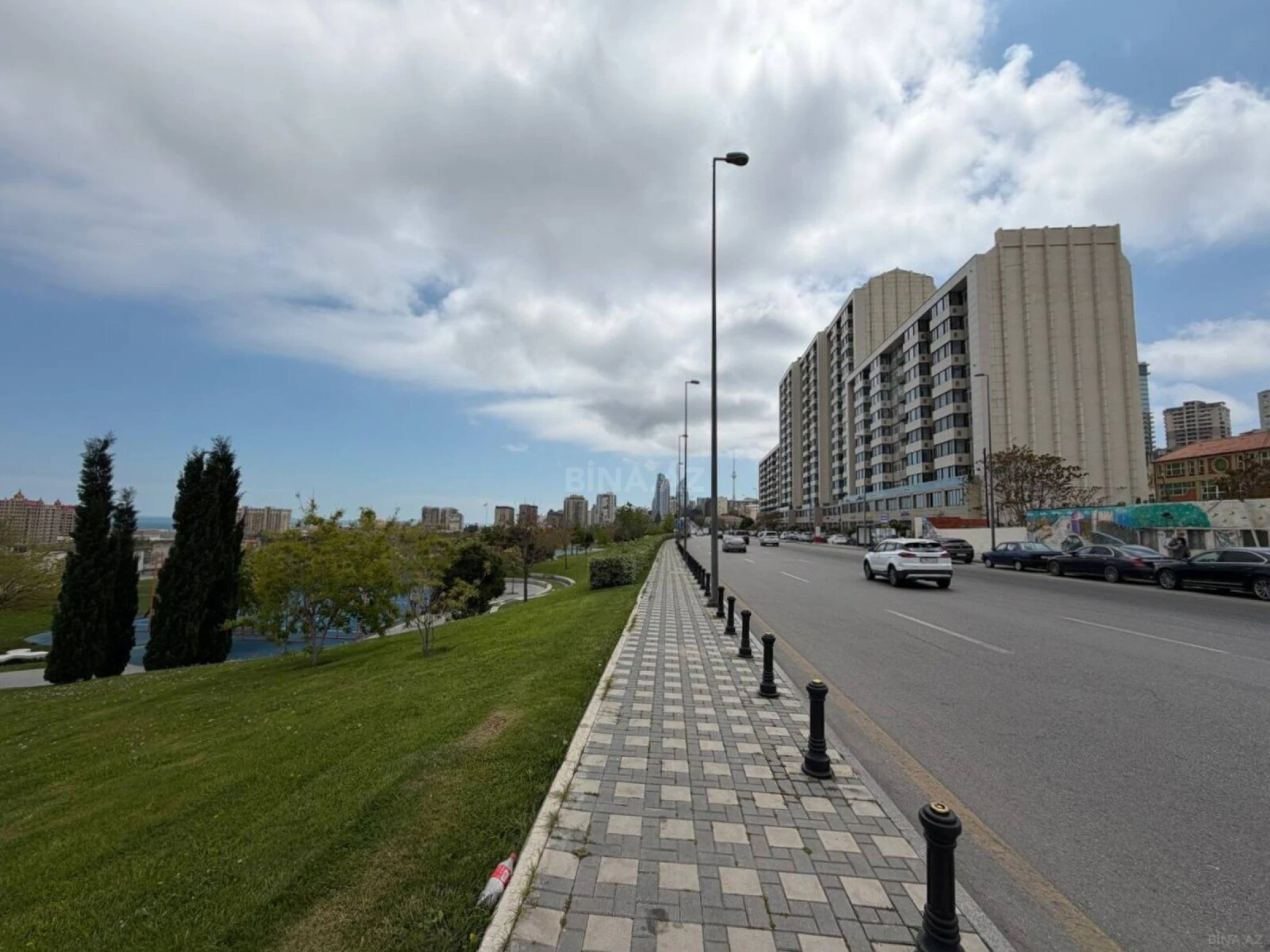 Satılır 5 otaqlı mənzil 160 m²