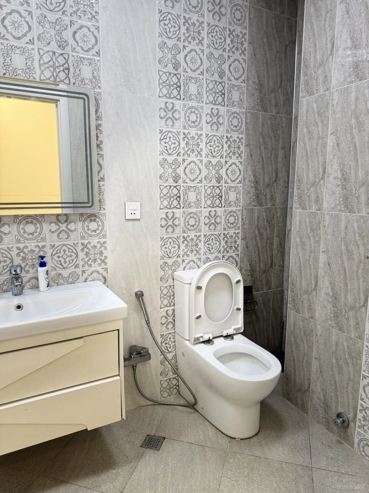Kirayə verilir 3 otaqlı mənzil 100 m²