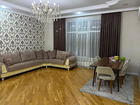 Satılır 2 otaqlı mənzil 109 m²