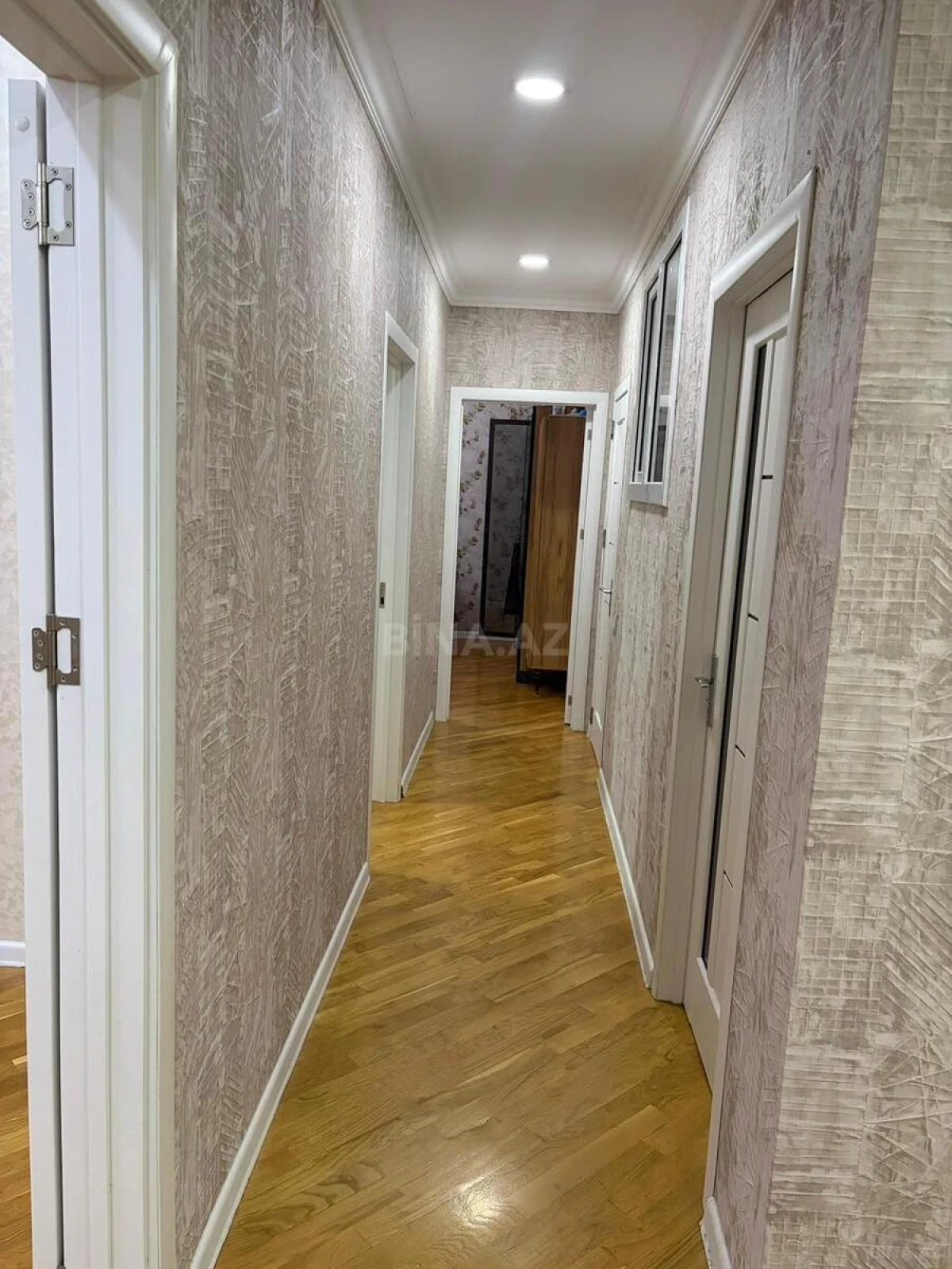 Satılır 2 otaqlı mənzil 109 m²