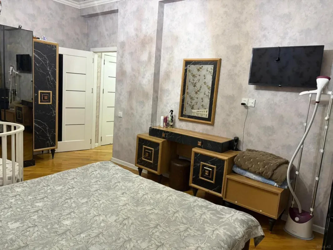 Satılır 2 otaqlı mənzil 109 m²