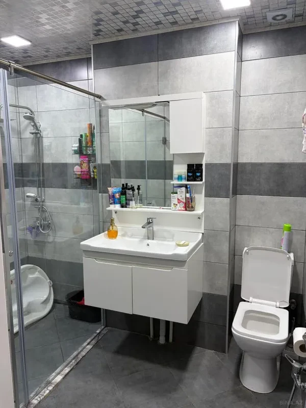 Satılır 2 otaqlı mənzil 109 m²