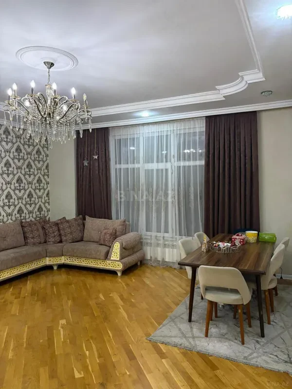 Satılır 2 otaqlı mənzil 109 m²