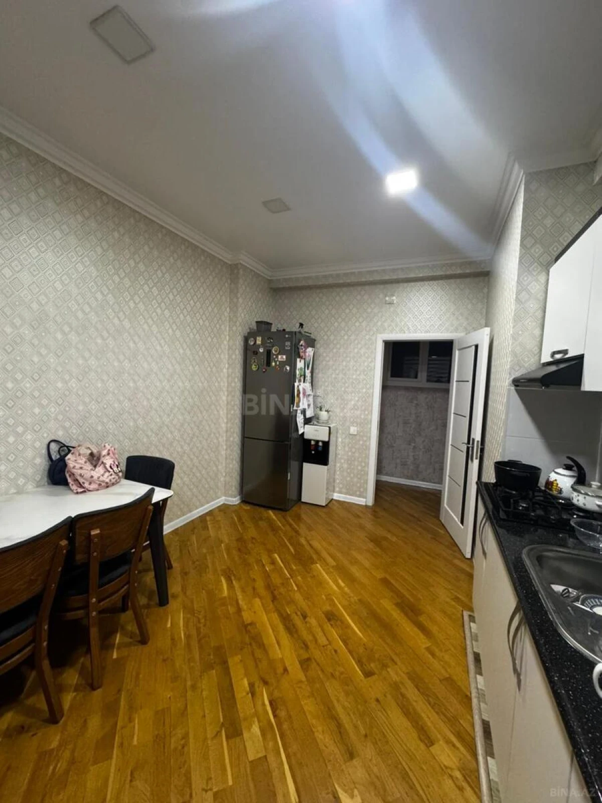 Satılır 2 otaqlı mənzil 109 m²