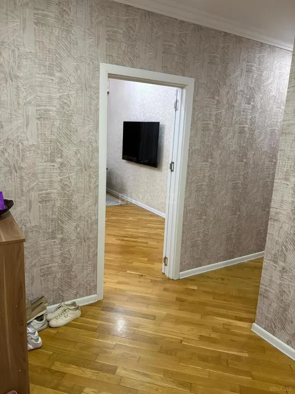 Satılır 2 otaqlı mənzil 109 m²