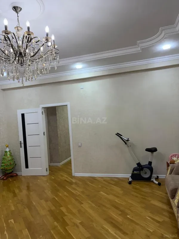 Satılır 2 otaqlı mənzil 109 m²