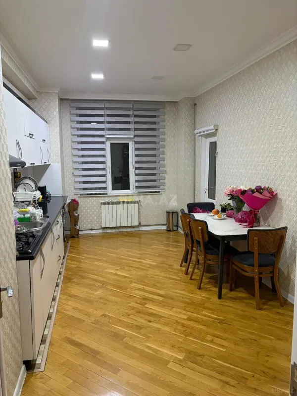 Satılır 2 otaqlı mənzil 109 m²