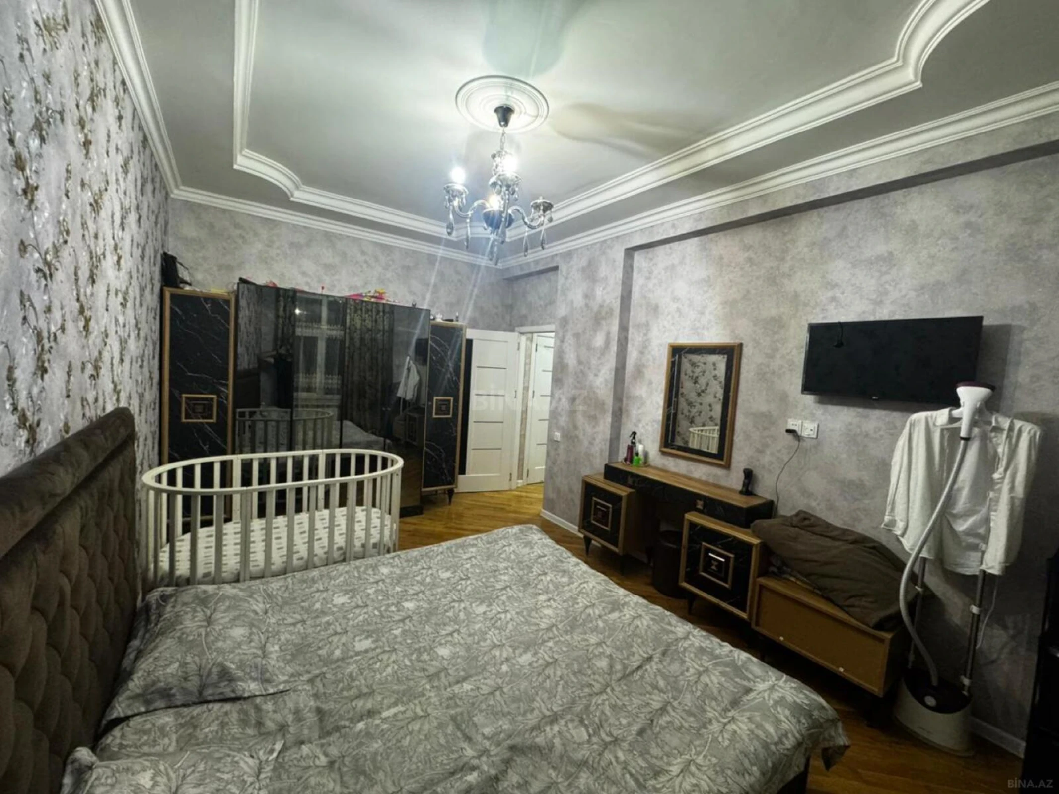 Satılır 2 otaqlı mənzil 109 m²