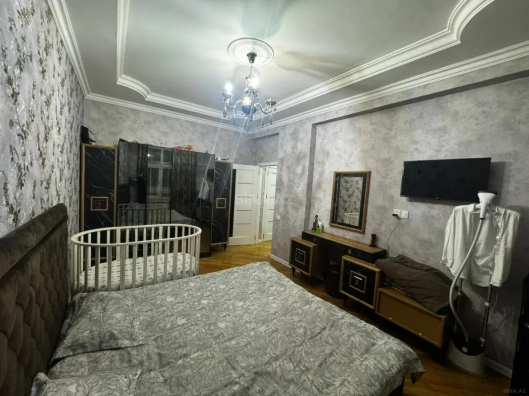 Satılır 2 otaqlı mənzil 109 m²