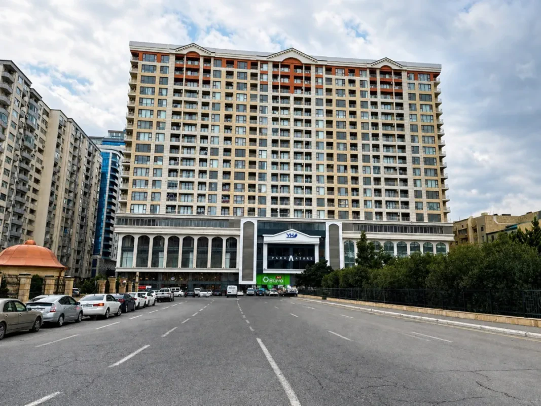 Kirayə verilir 3 otaqlı mənzil 140 m²
