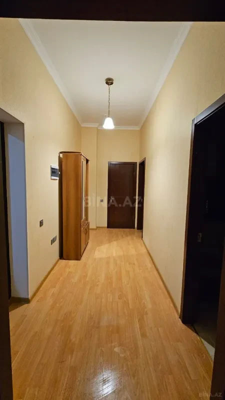 Kirayə verilir 2 otaqlı mənzil 70 m²