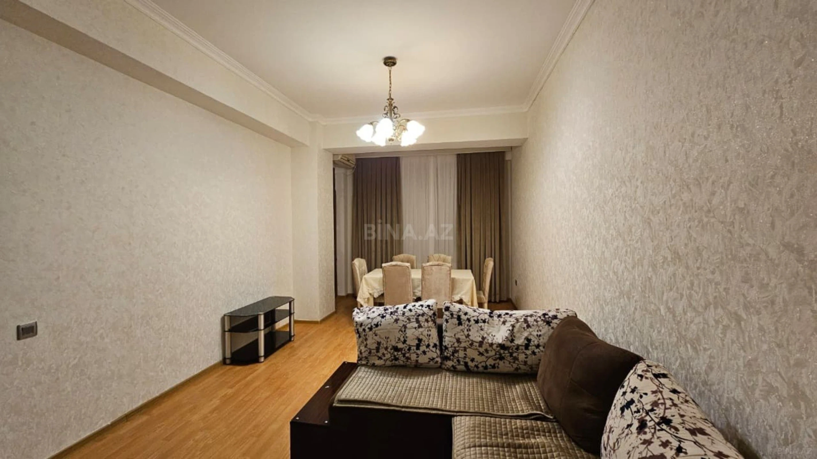 Kirayə verilir 2 otaqlı mənzil 70 m²