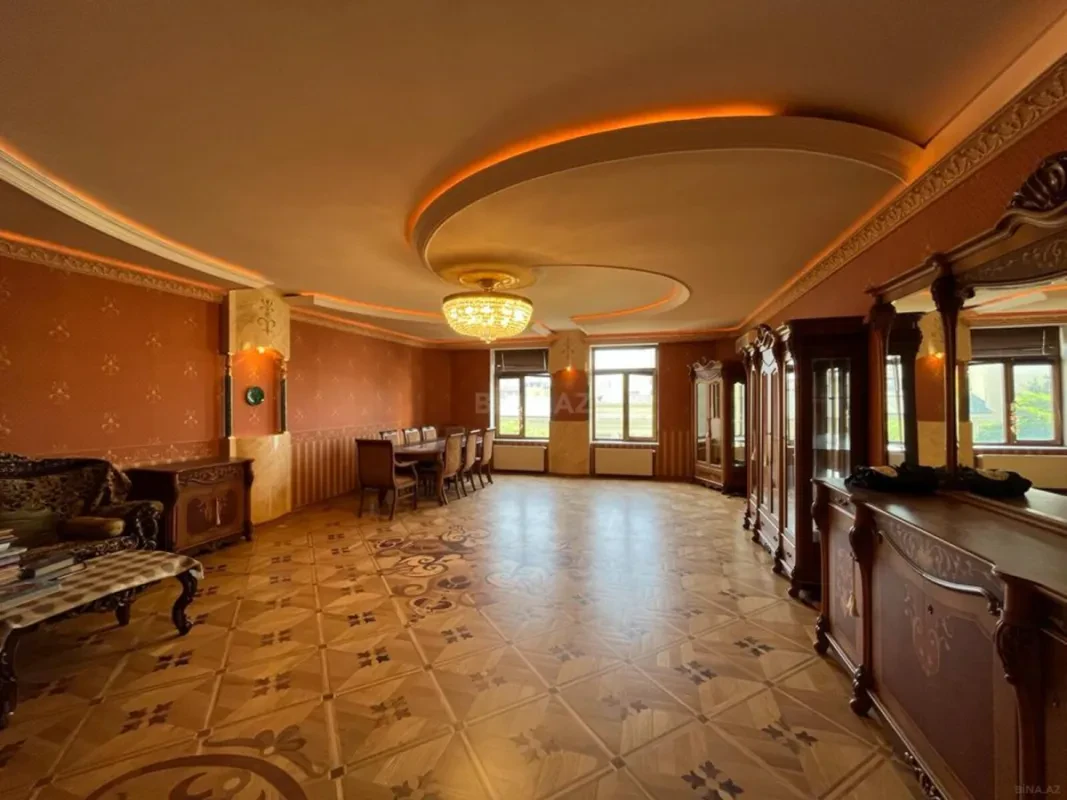 Satılır 5 otaqlı mənzil 295 m²