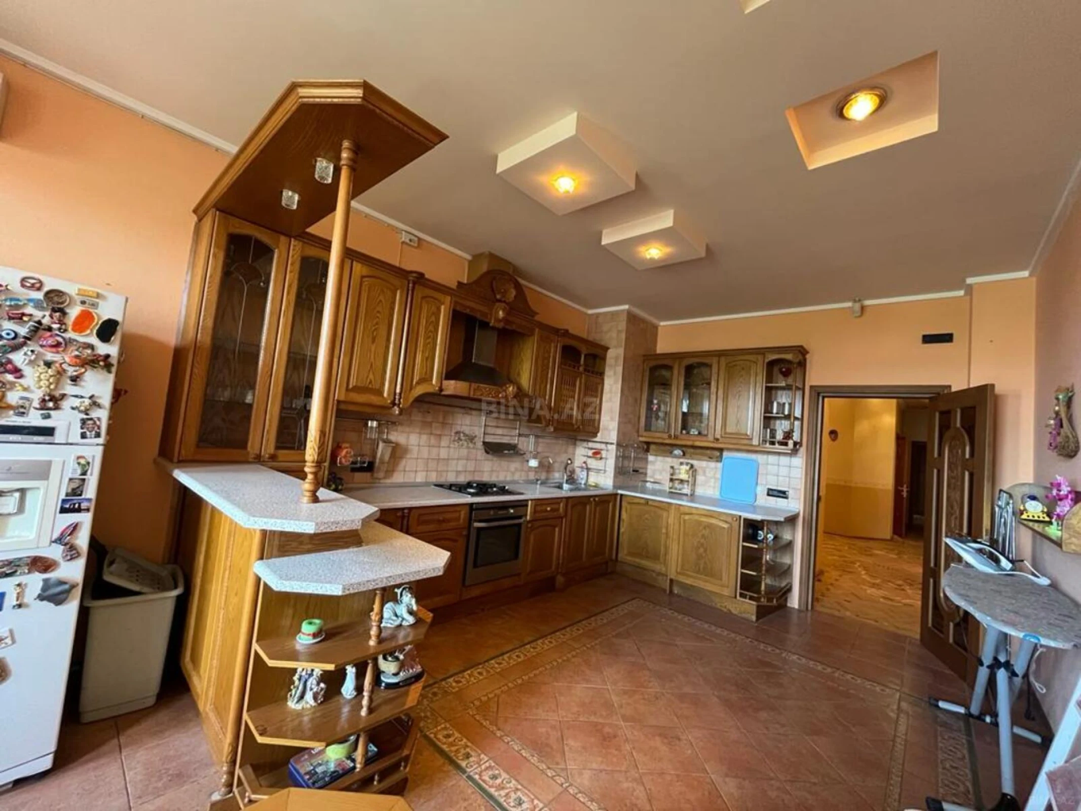 Satılır 5 otaqlı mənzil 295 m²