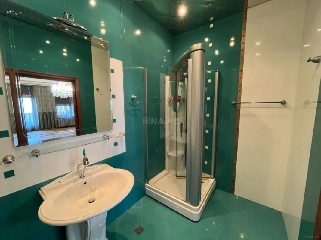 Satılır 5 otaqlı mənzil 295 m²