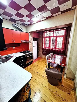 Satılır 2 otaqlı mənzil 70 m²