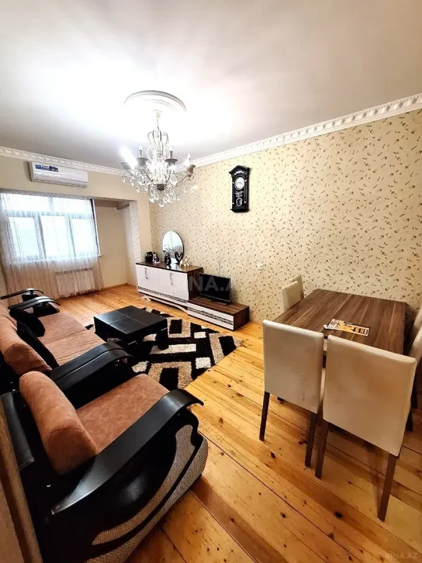 Satılır 2 otaqlı mənzil 70 m²