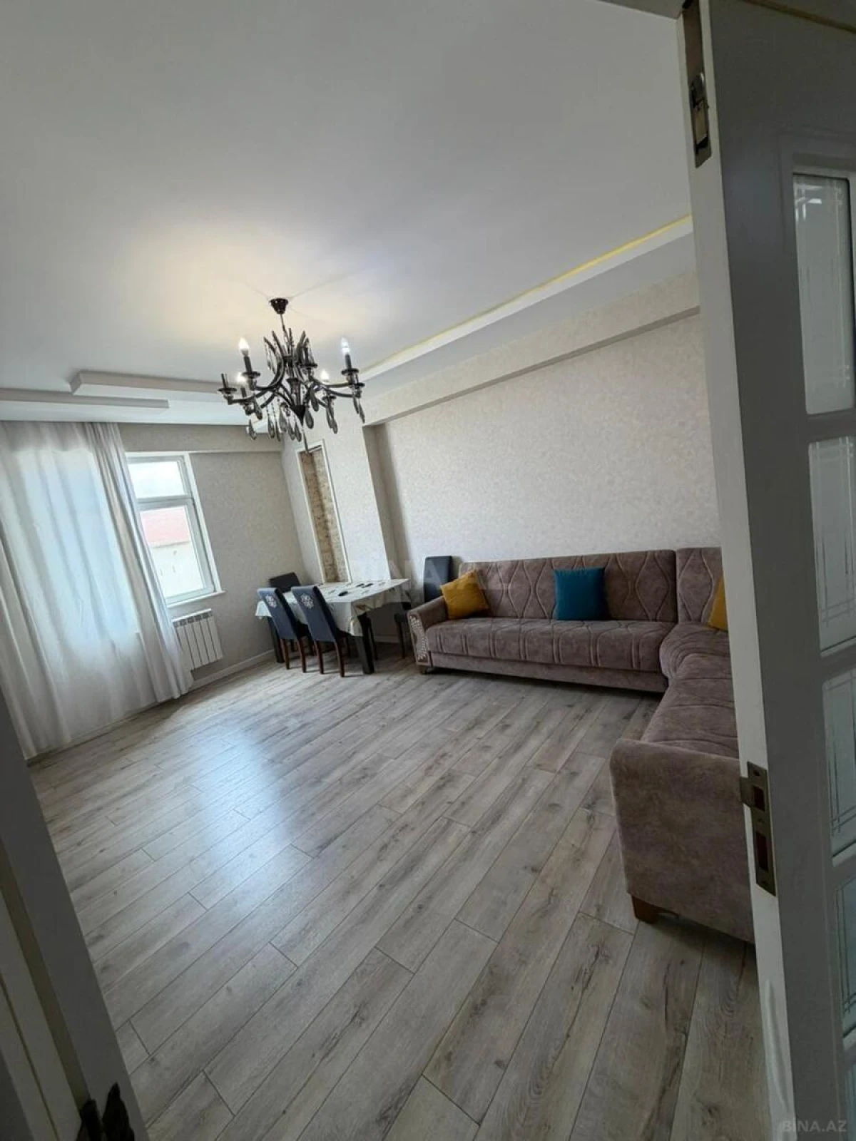Kirayə verilir 3 otaqlı mənzil 97 m²