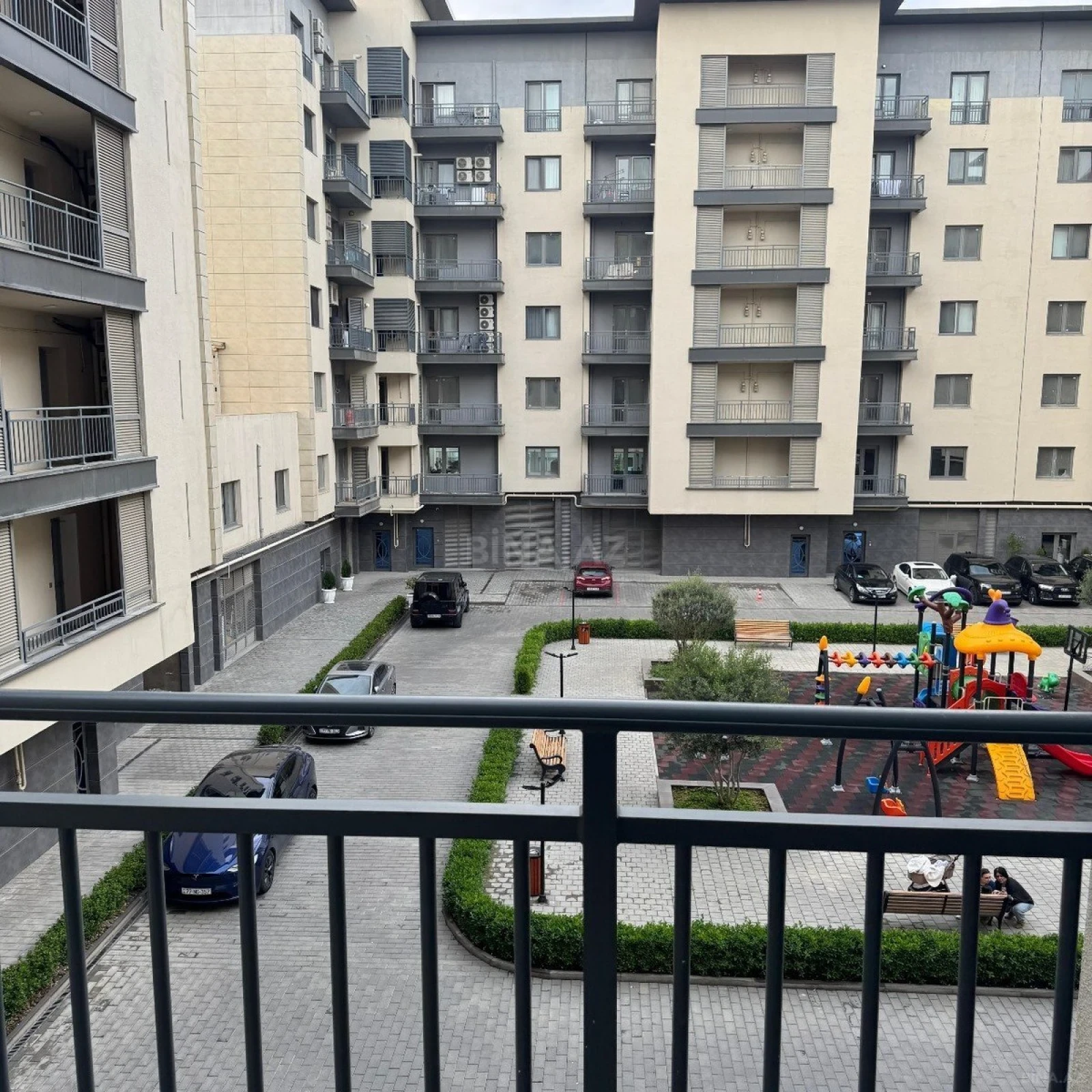 Kirayə verilir 4 otaqlı mənzil 140 m²
