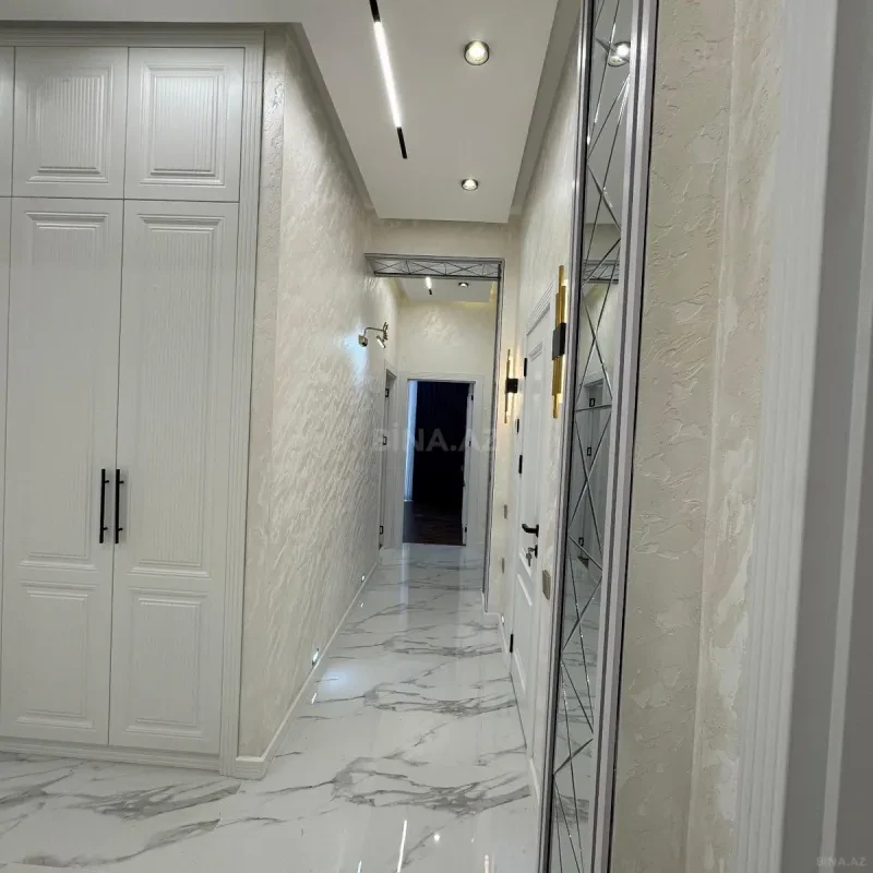 Kirayə verilir 4 otaqlı mənzil 140 m²