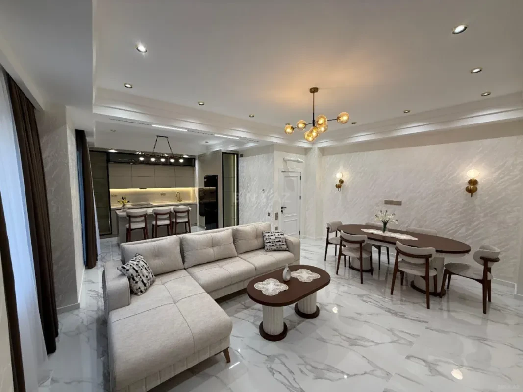 Kirayə verilir 4 otaqlı mənzil 140 m²