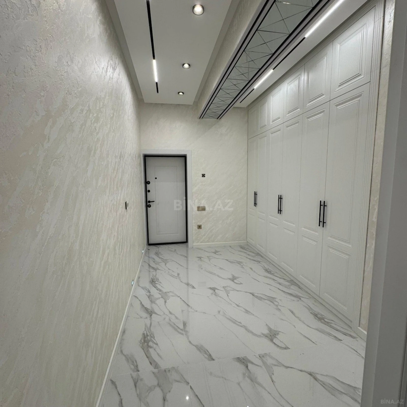 Kirayə verilir 4 otaqlı mənzil 140 m²