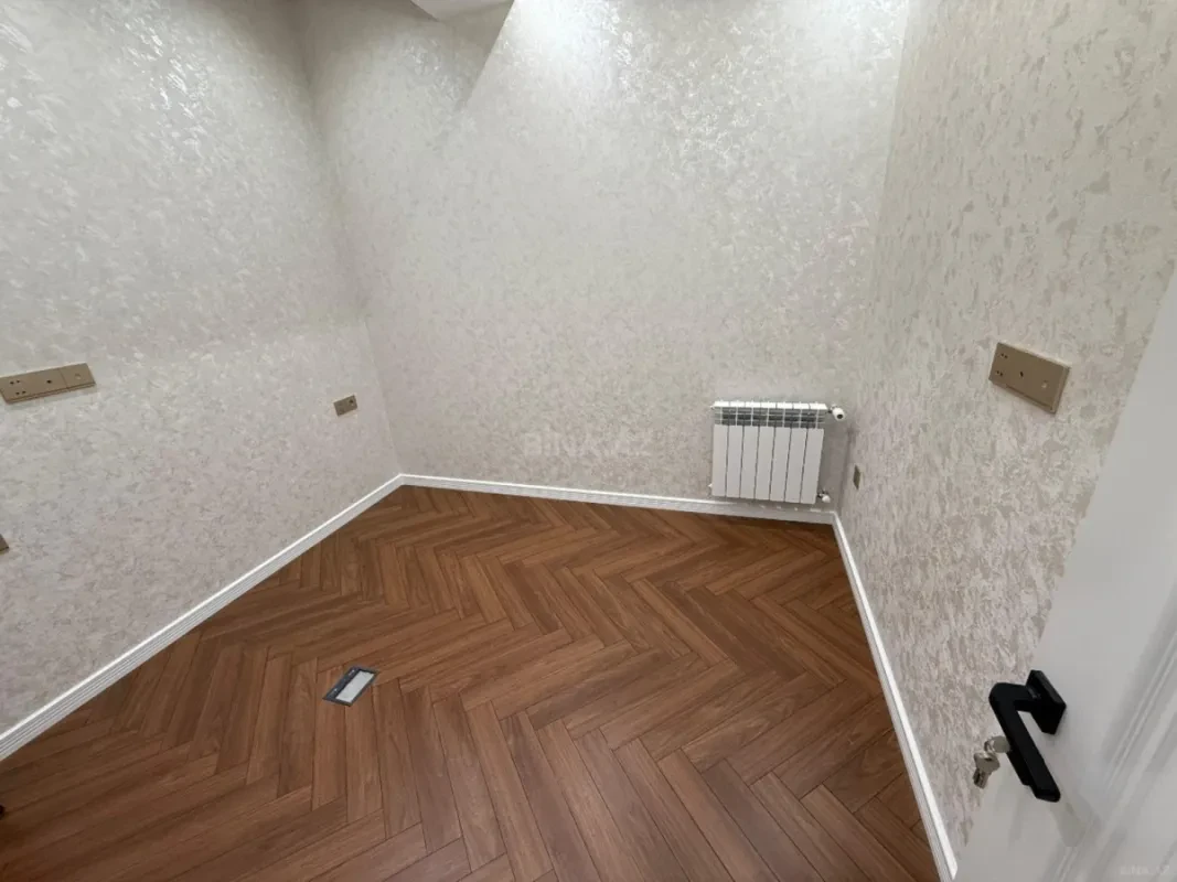 Kirayə verilir 4 otaqlı mənzil 140 m²