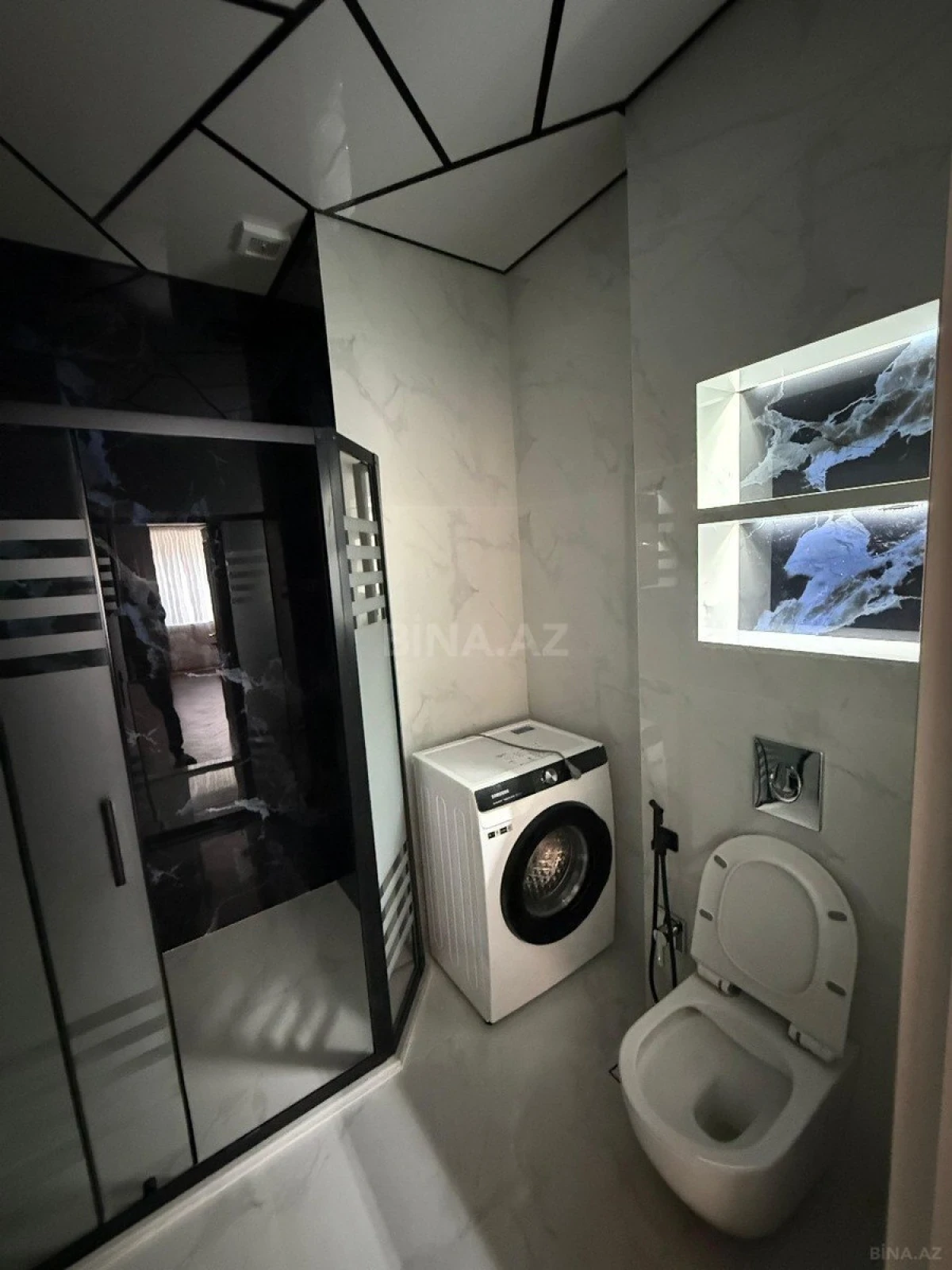 Kirayə verilir 4 otaqlı mənzil 140 m²