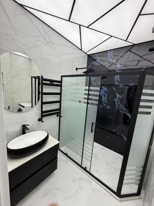 Kirayə verilir 4 otaqlı mənzil 140 m²