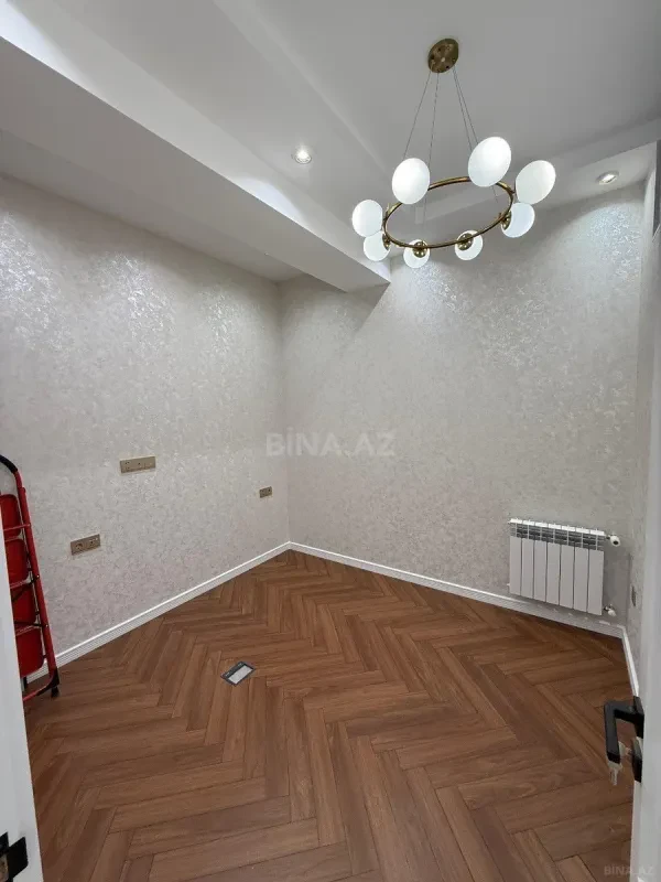 Kirayə verilir 4 otaqlı mənzil 140 m²